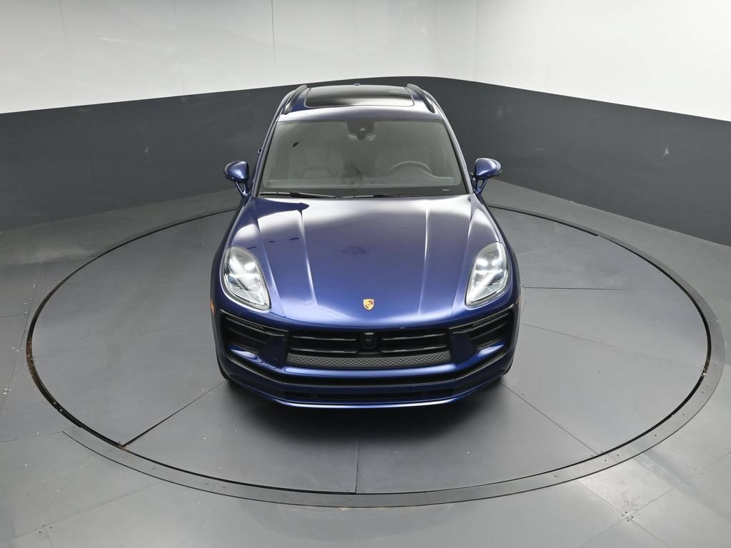 Used 2025 Porsche Macan AWD/4WD image 40