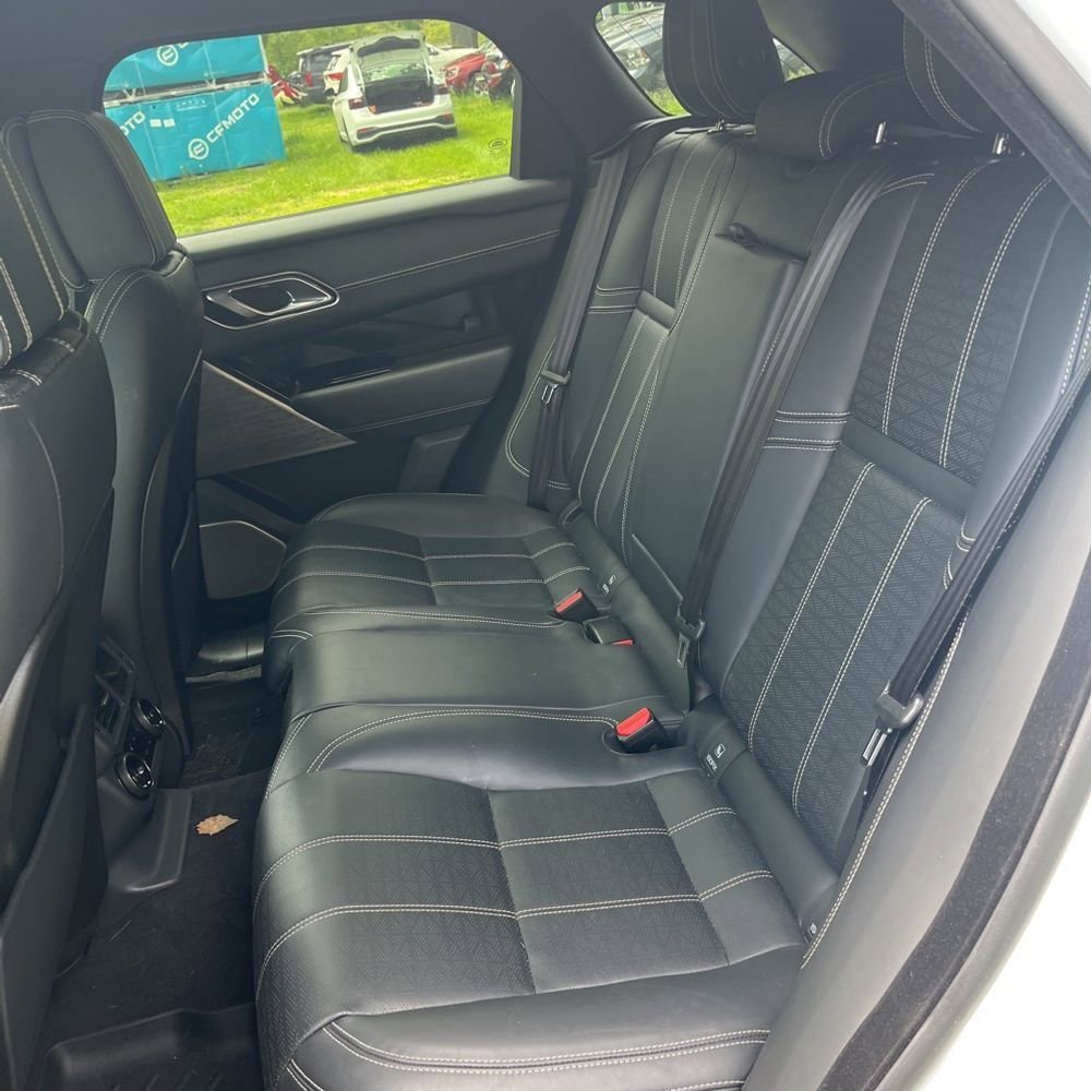 Used 2018 Land Rover Range Rover Velar R-Dynamic HSE AWD/4WD image 13