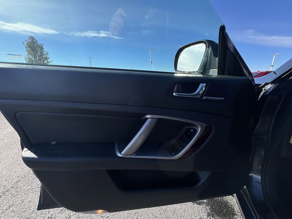 Used 2009 Subaru Outback 2.5XT Limited image 22
