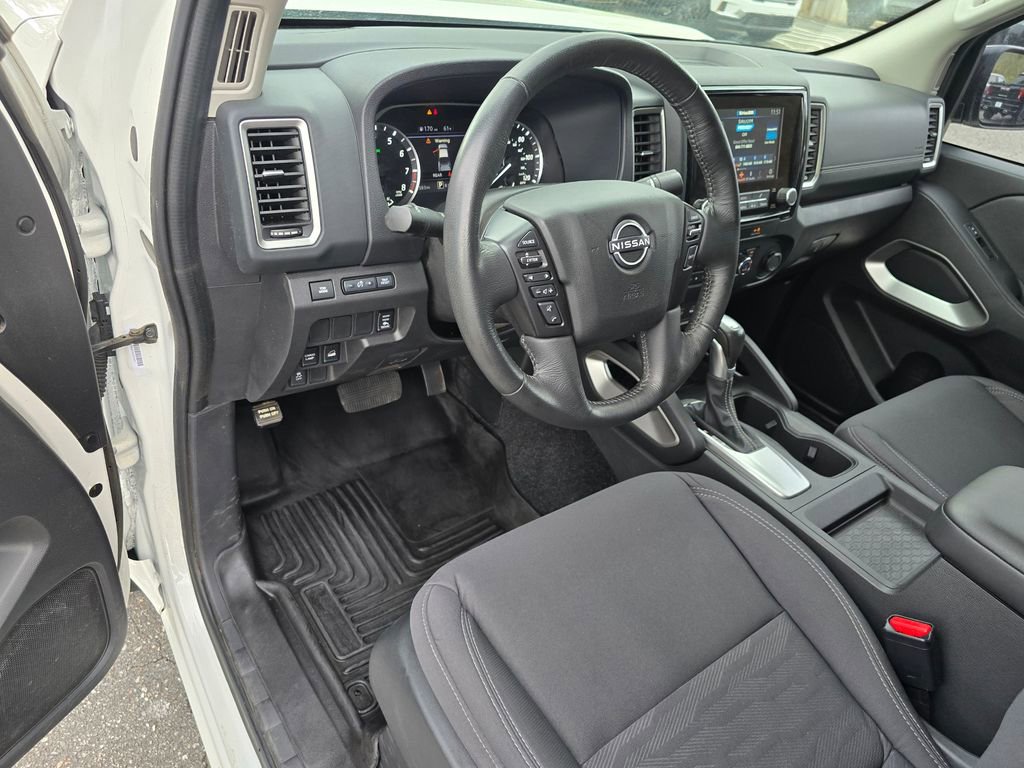 Used 2024 Nissan Frontier SV AWD/4WD image 23