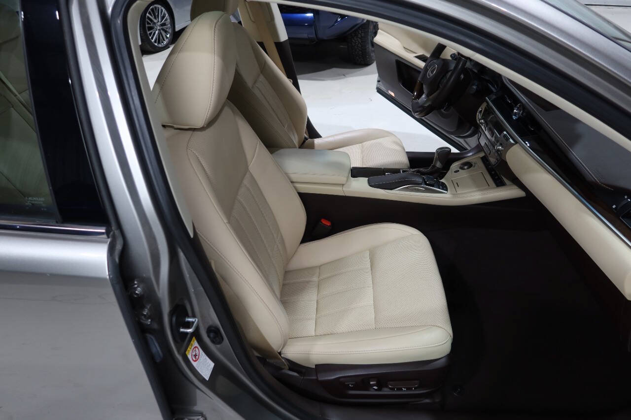 Used 2018 Lexus ES 350 w/ Luxury Package w/Wood Trim FWD image 13