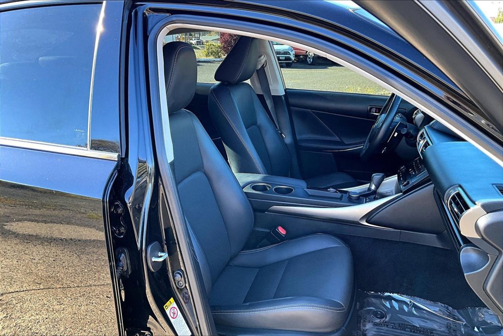 Used 2014 Lexus IS 250 w/ Premium Package RWD image 10