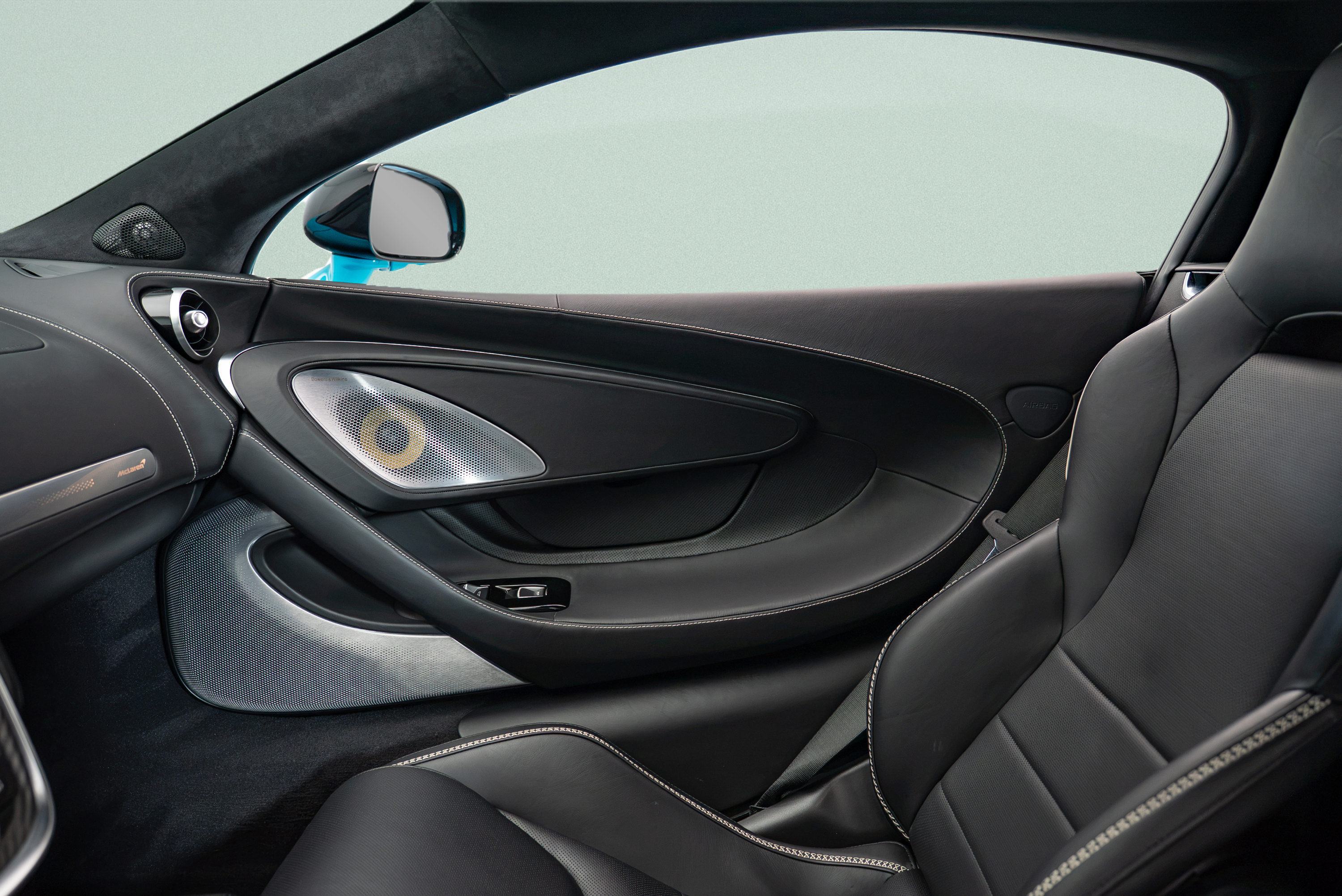 Used 2023 McLaren GT RWD image 17