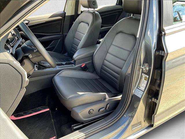 Used 2021 Volkswagen Jetta SE w/ SE Cold Weather Package FWD image 26