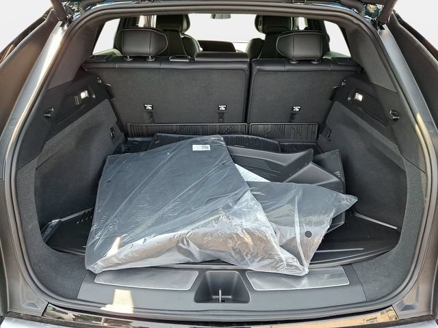 New 2026 Cadillac Lyriq Luxury w/ LPO, Floor Liner Package AWD/4WD image 16
