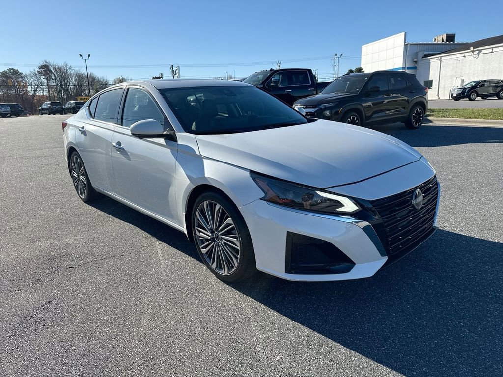 Used 2024 Nissan Altima 2.5 SL image 2