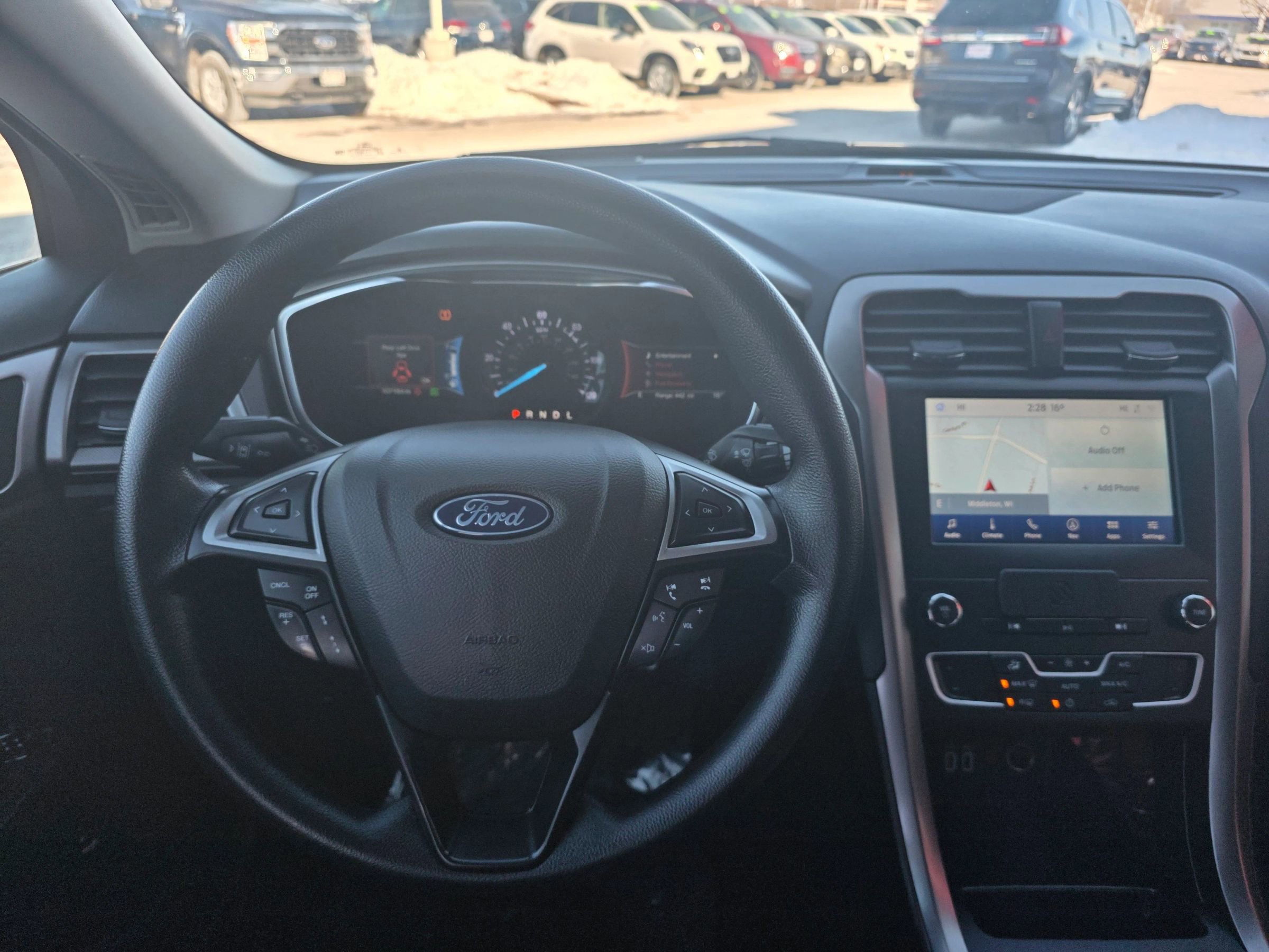 Used 2020 Ford Fusion SE image 11