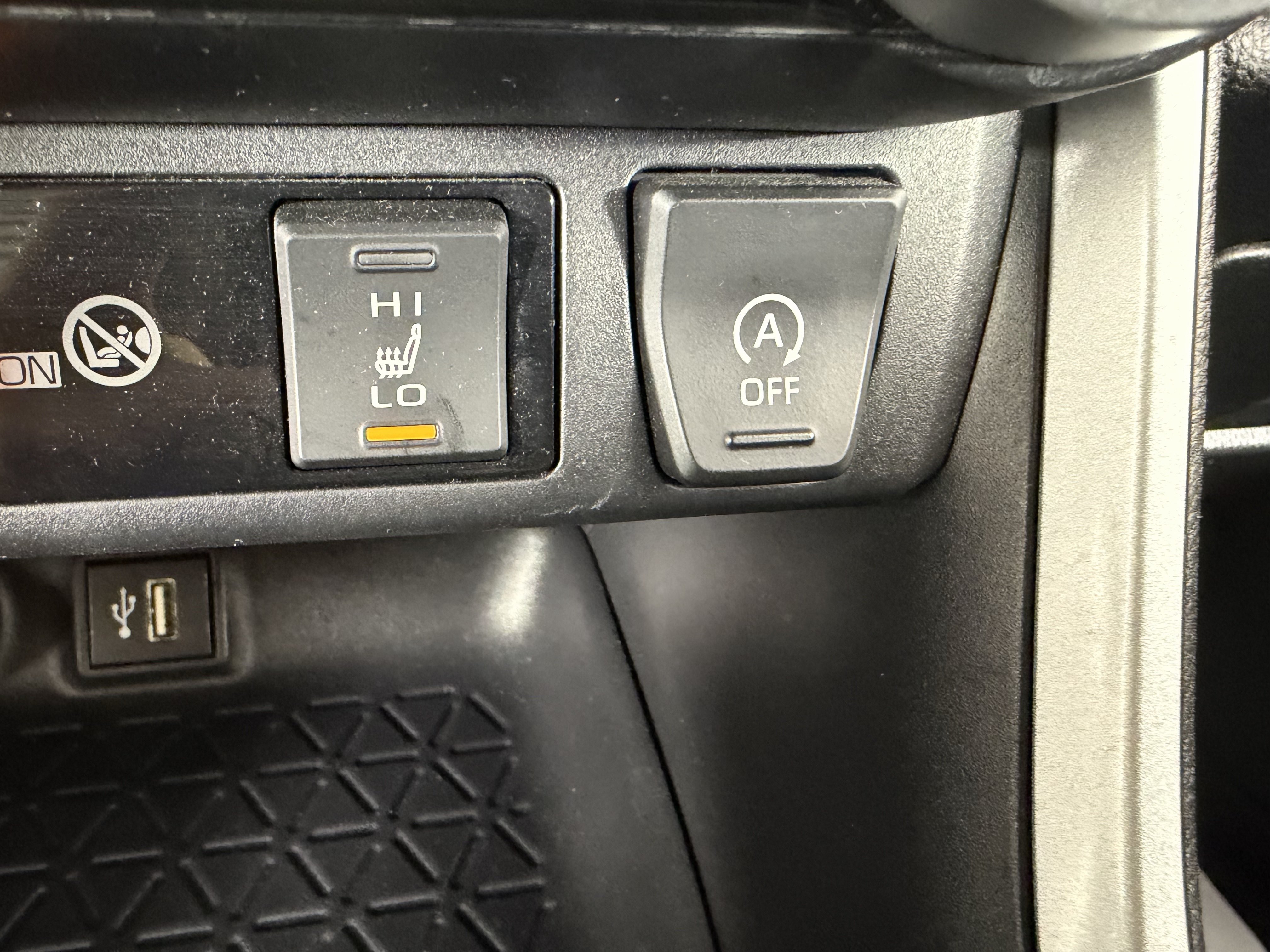 Used 2024 Toyota RAV4 XLE w/ Weather Package AWD/4WD image 23