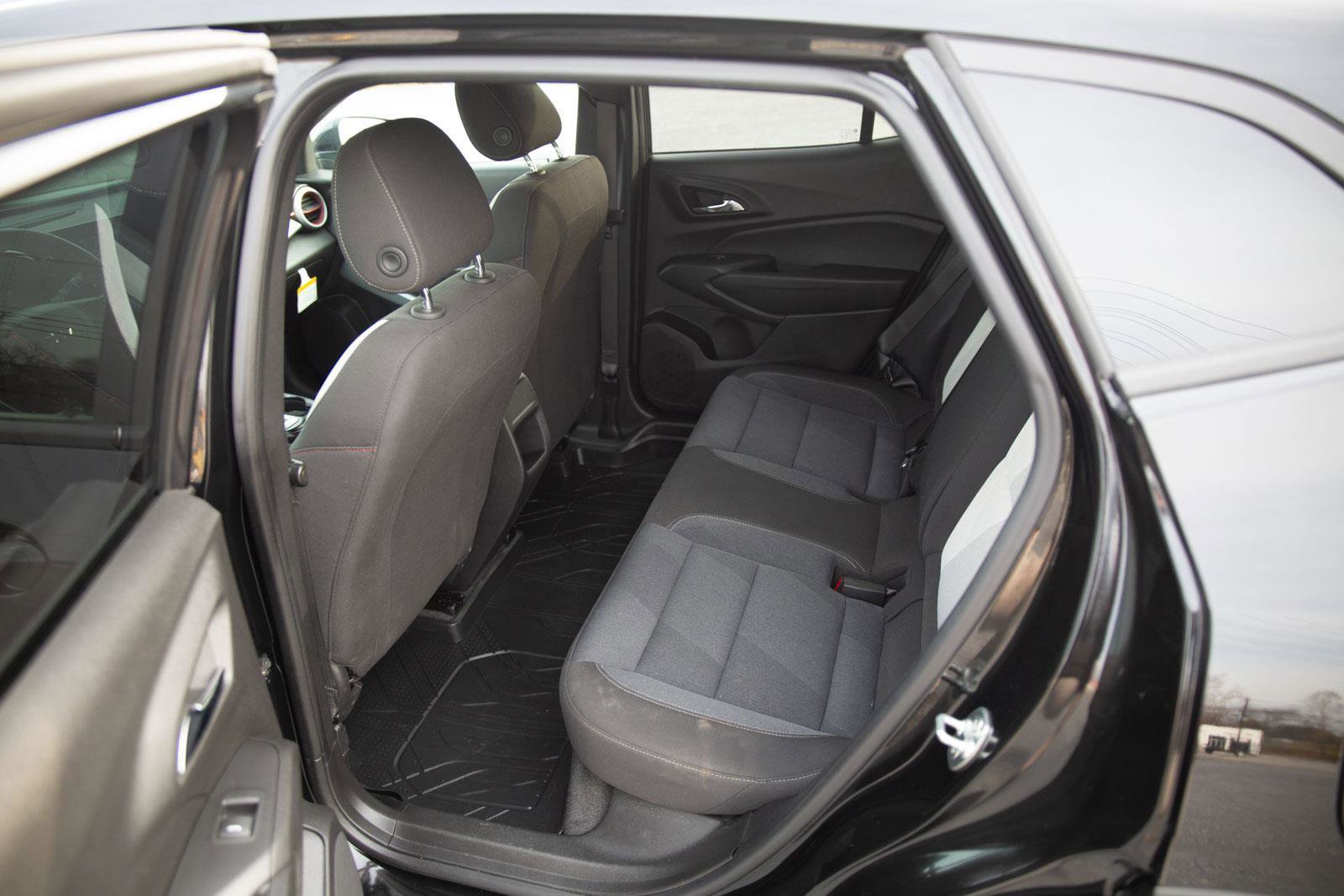 Certified 2024 Chevrolet Trax RS w/ Driver Confidence Package image 22