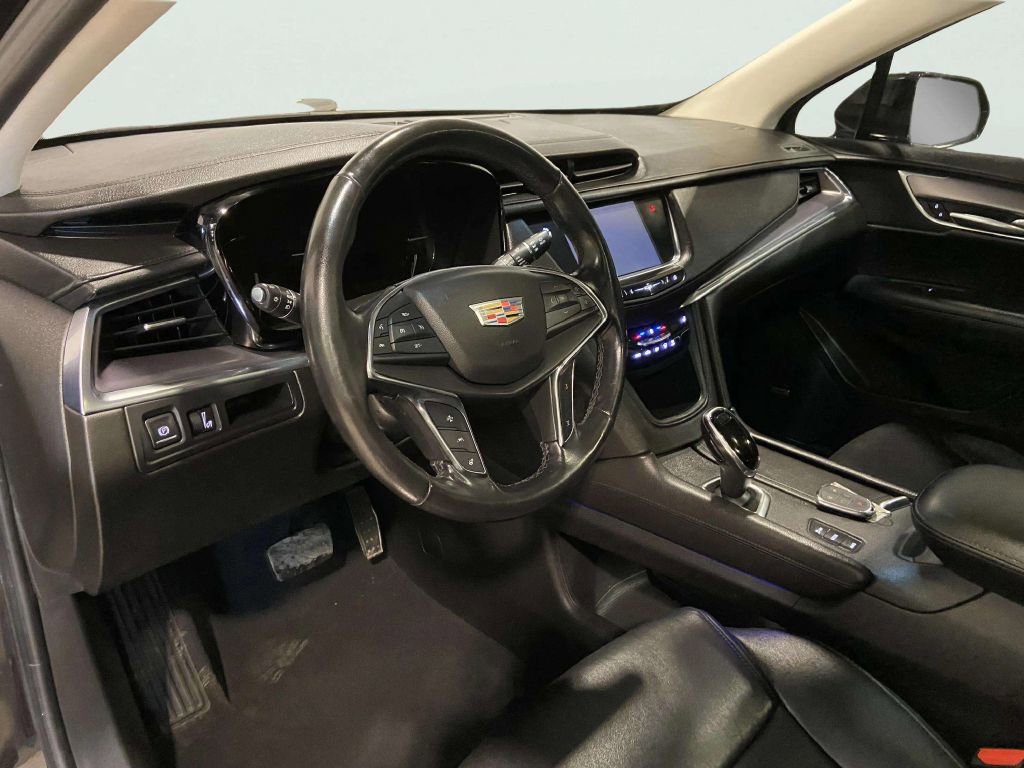 Used 2018 Cadillac XT5 Luxury image 16