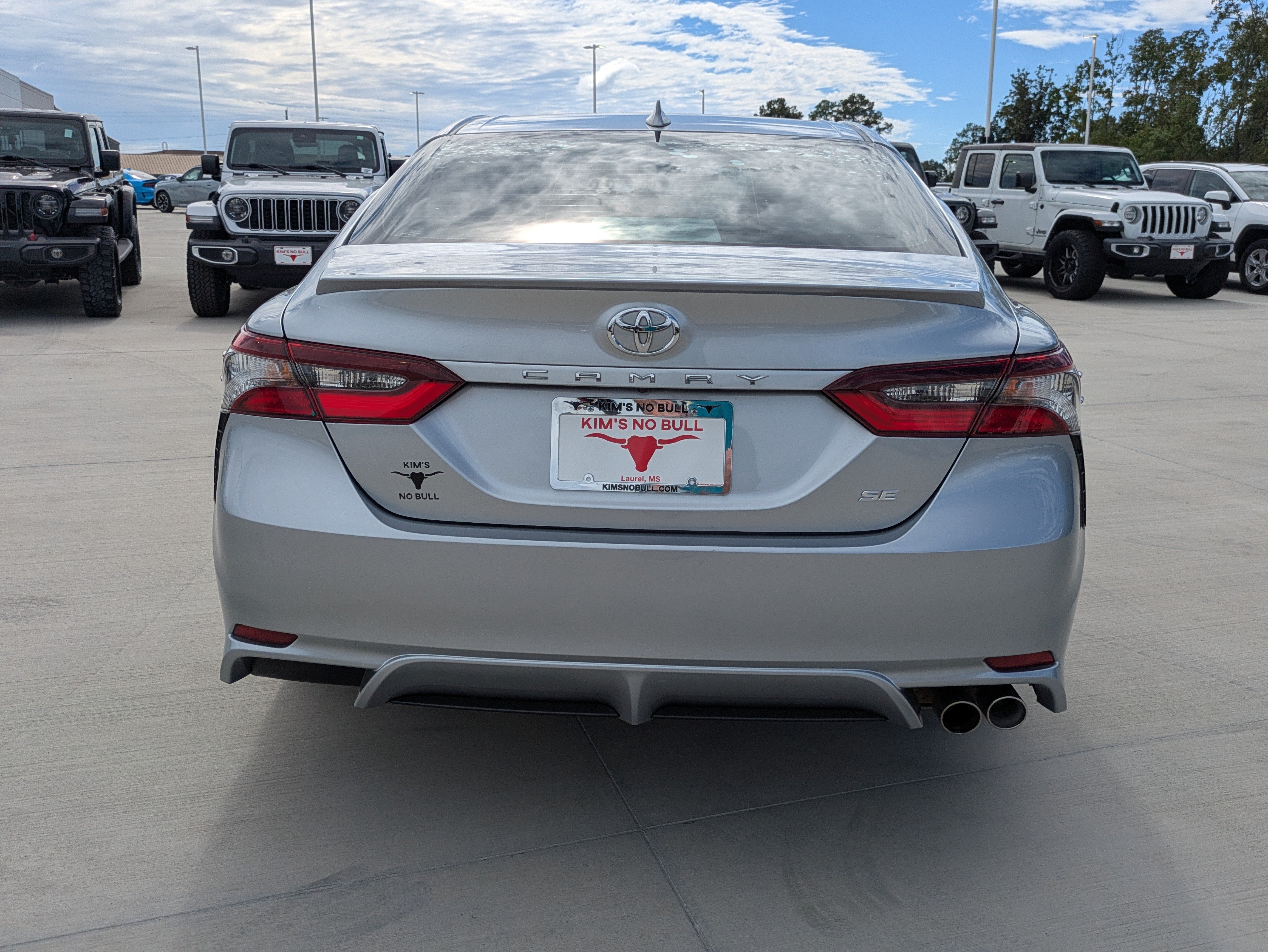 Used 2024 Toyota Camry SE FWD image 4