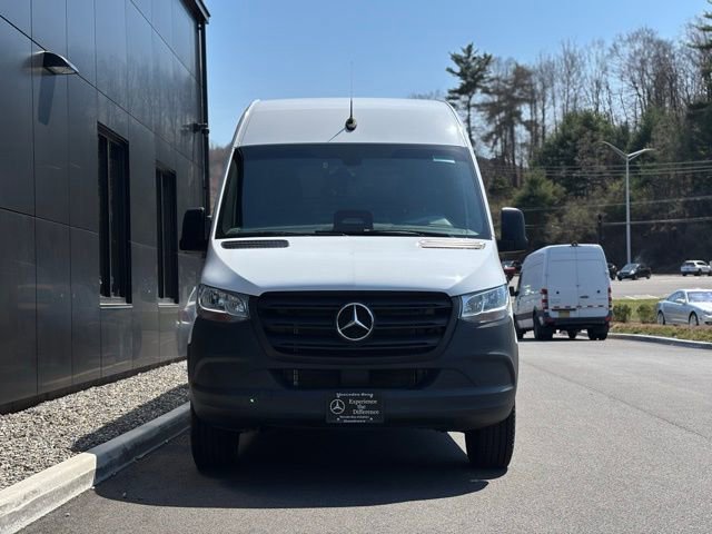 Used 2025 Mercedes-Benz Sprinter 2500 image 11