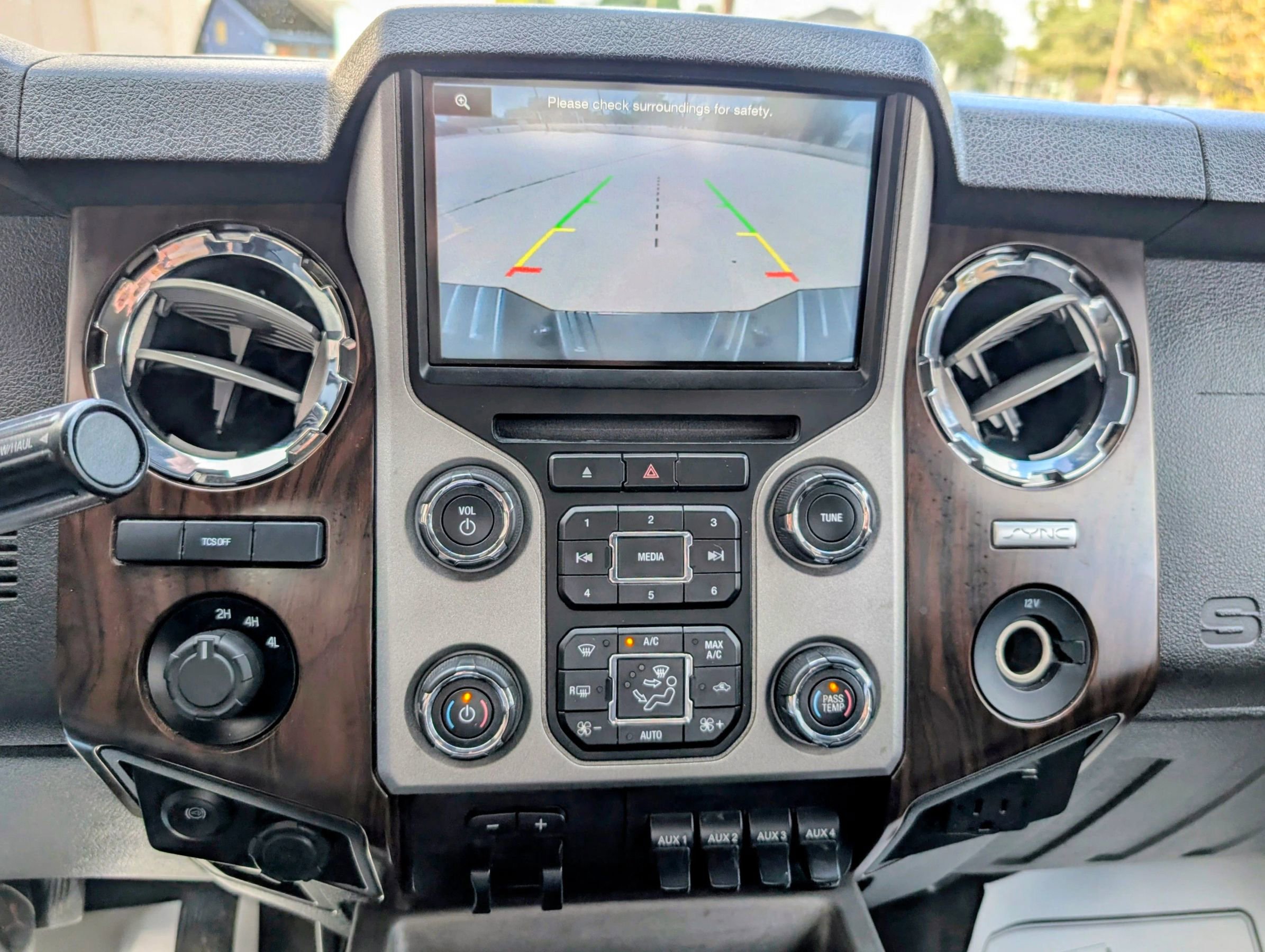 Used 2016 Ford F350 Lariat w/ Chrome Package image 14