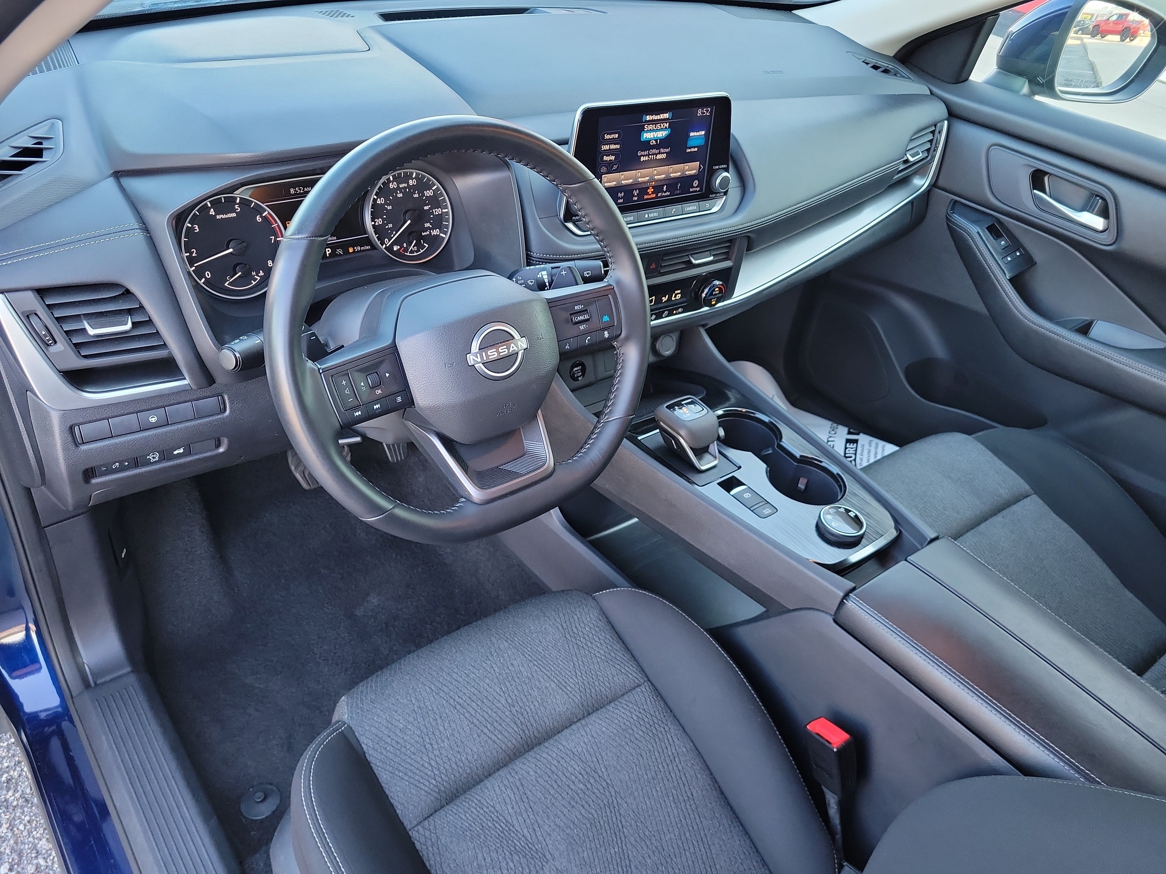 Used 2025 Nissan Rogue SV AWD/4WD image 8