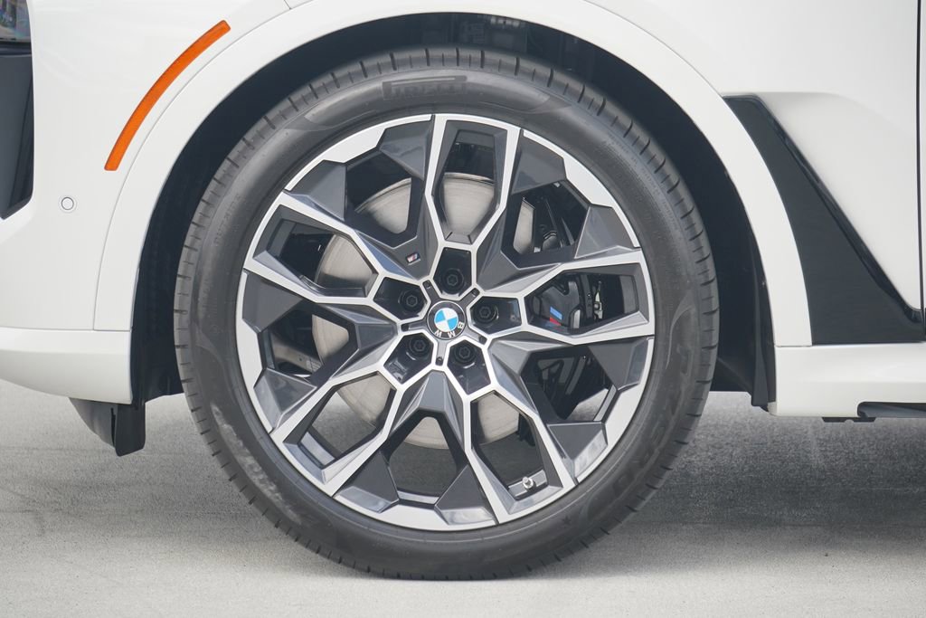 New 2026 BMW X7 M60i image 5