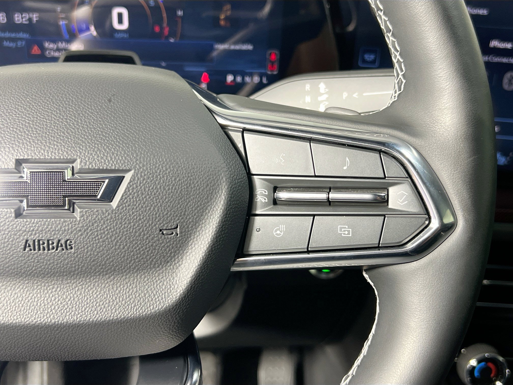 Used 2025 Chevrolet Traverse Z71 w/ Enhanced Driving Package AWD/4WD image 19