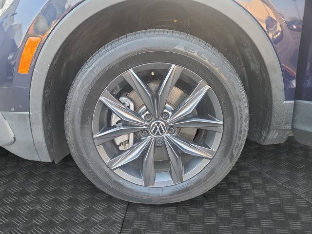 Used 2023 Volkswagen Tiguan SE FWD image 35