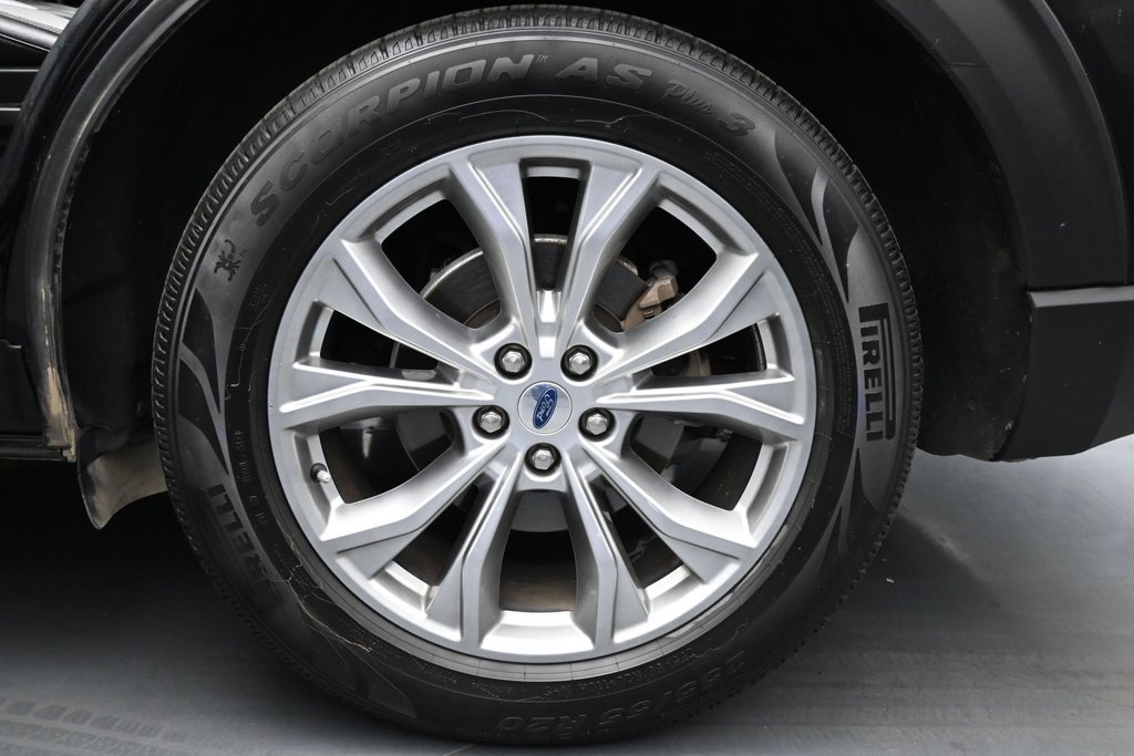 Used 2020 Ford Explorer XLT w/ Equipment Group 202A RWD image 22