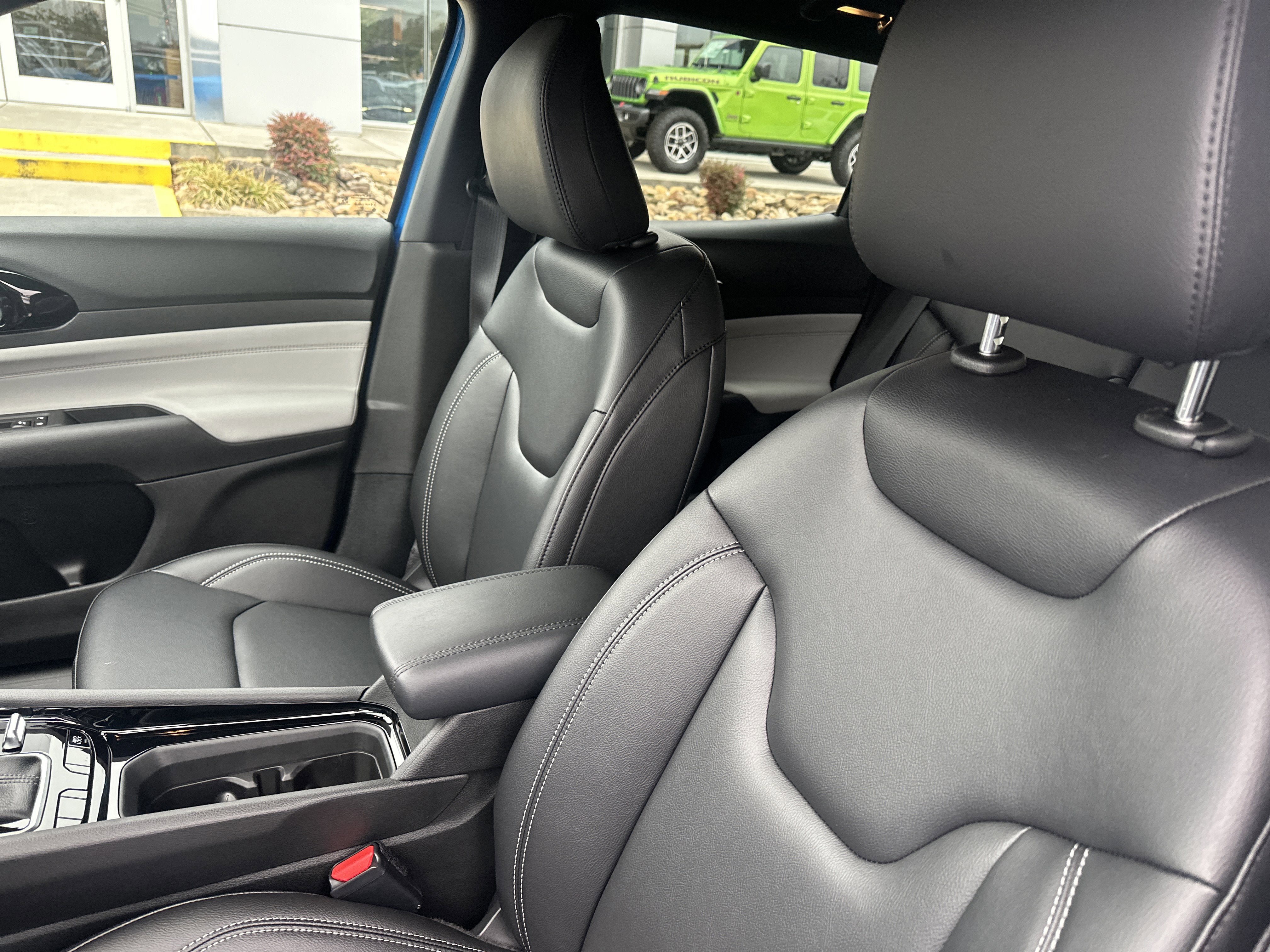 New 2026 Jeep Compass Limited AWD/4WD image 16