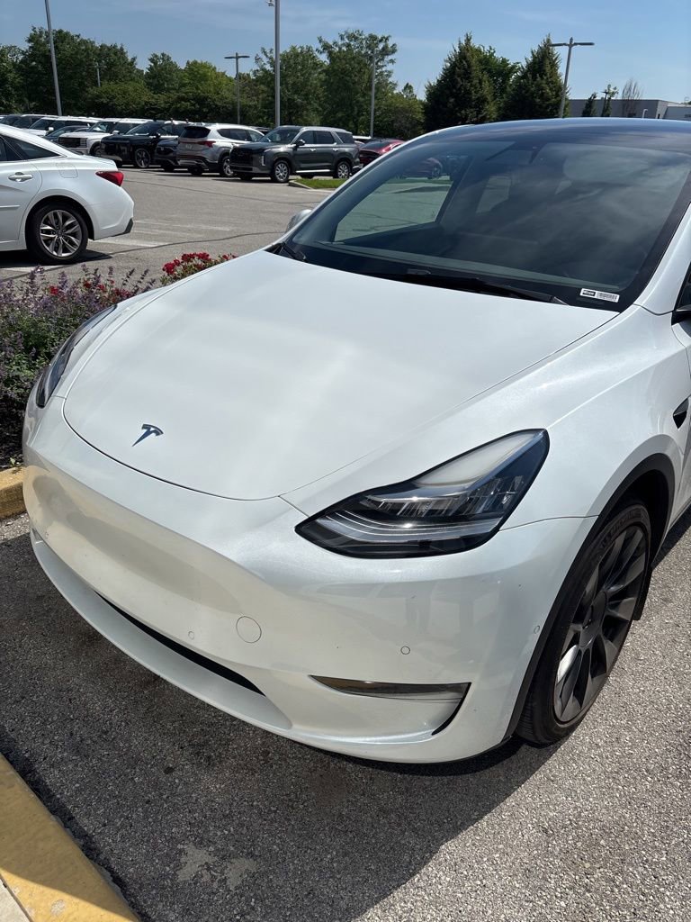 Used 2022 Tesla Model Y Long Range AWD/4WD image 3