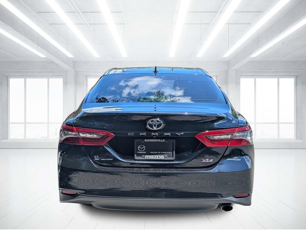 Used 2021 Toyota Camry XLE w/ Navigation Package FWD image 4