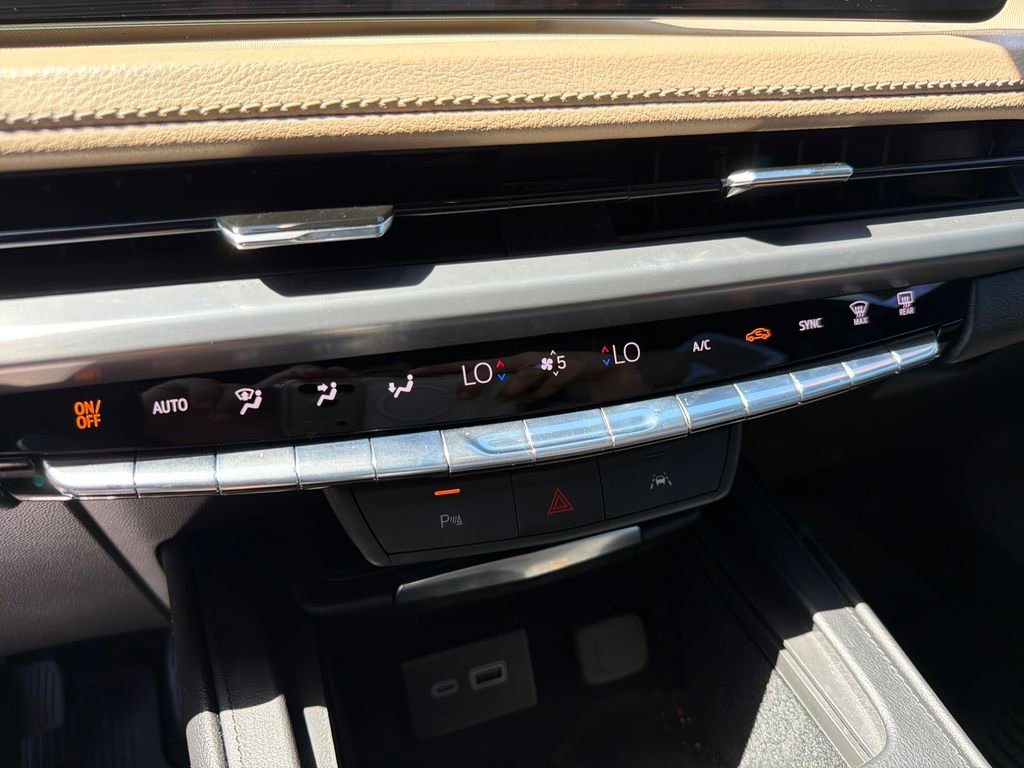 Used 2024 Cadillac XT4 Luxury image 37