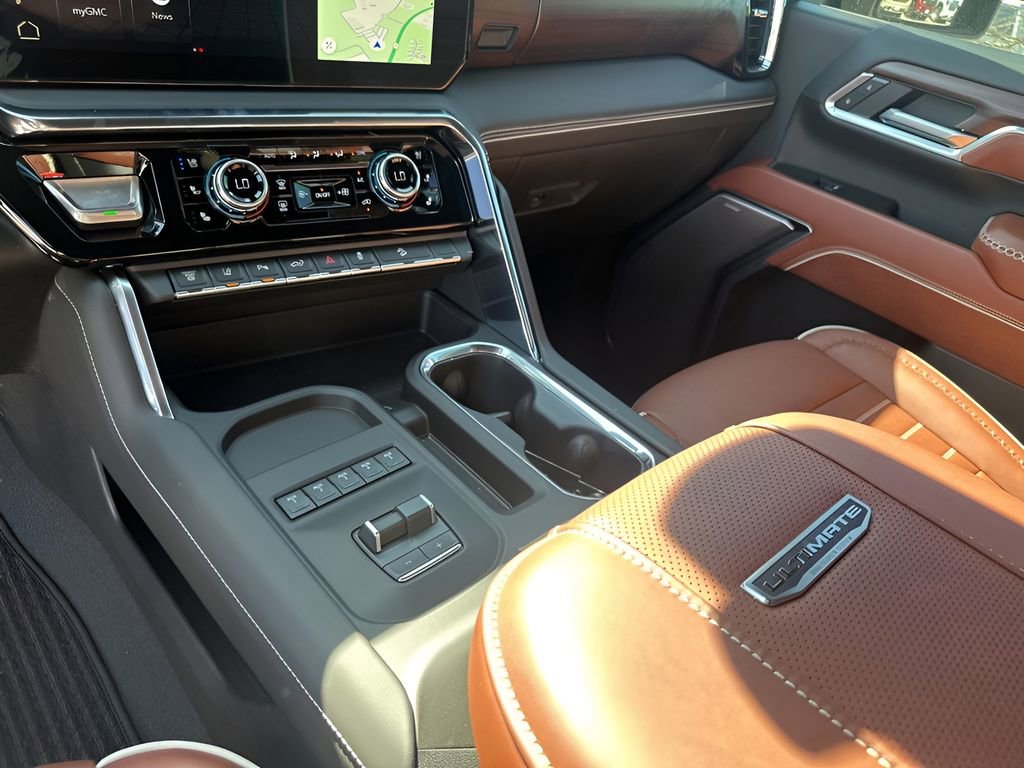 New 2026 GMC Sierra 2500 Denali Ultimate w/ LPO, Black Badging Package image 38