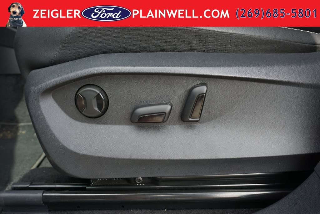 Used 2023 Volkswagen Tiguan SE AWD/4WD image 17