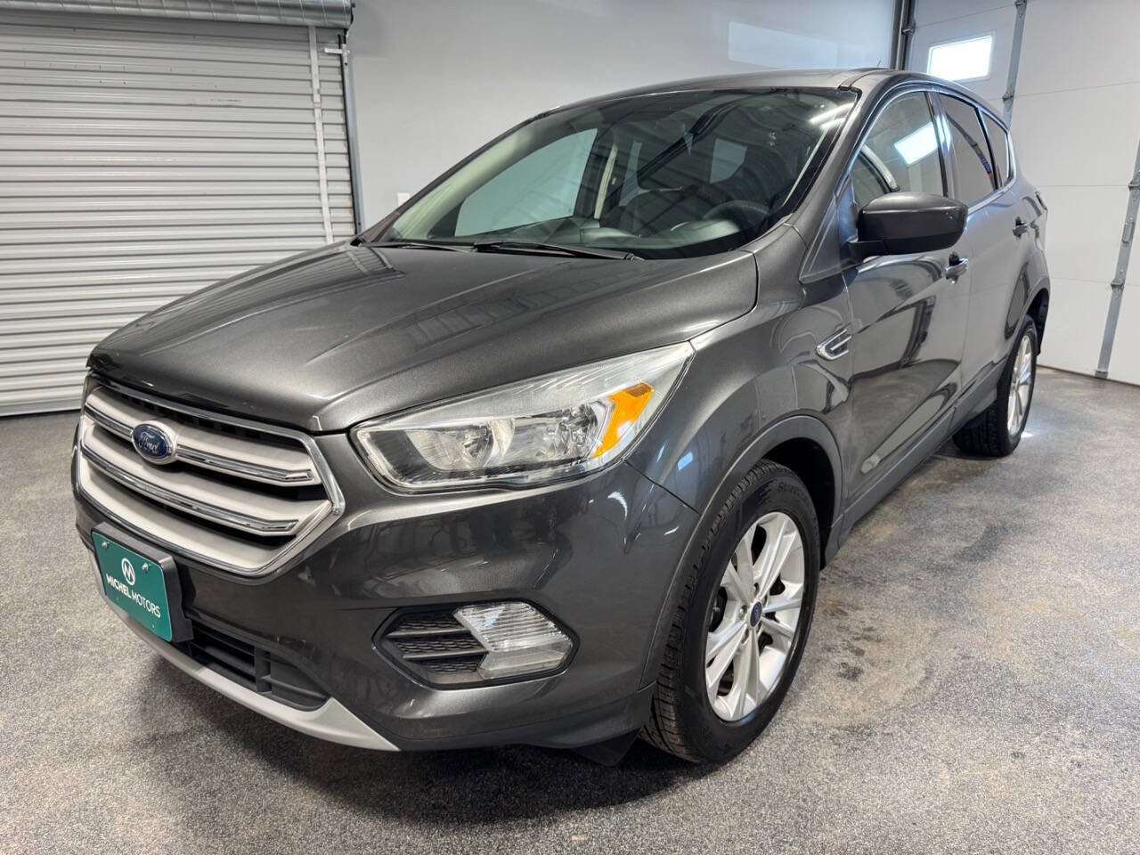 Used 2017 Ford Escape SE image 1