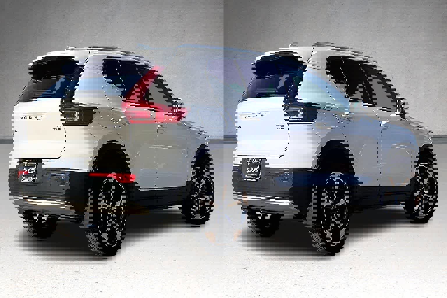 Used 2019 Volvo XC40 T5 Momentum image 22