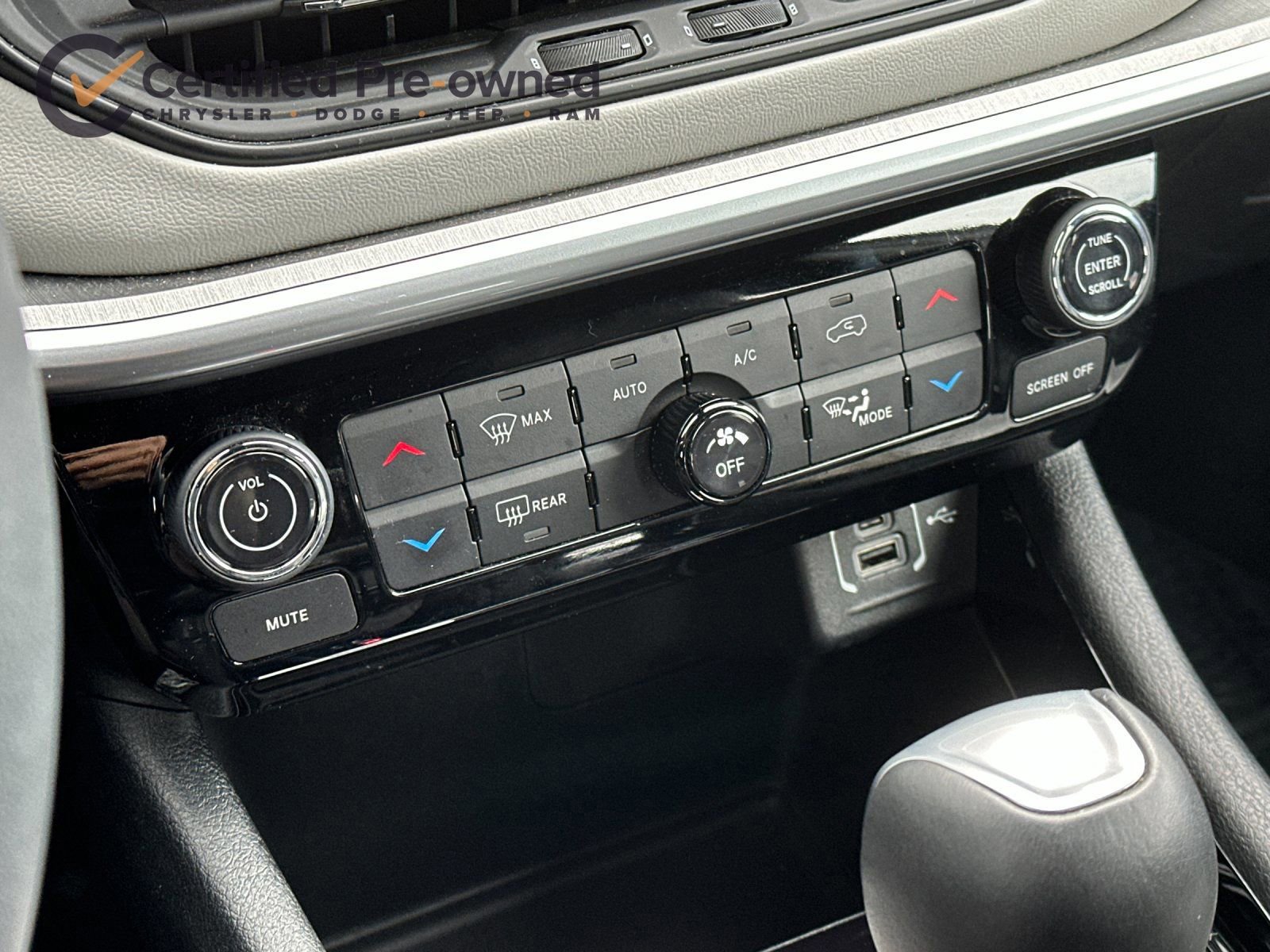 Used 2024 Jeep Compass Limited image 21