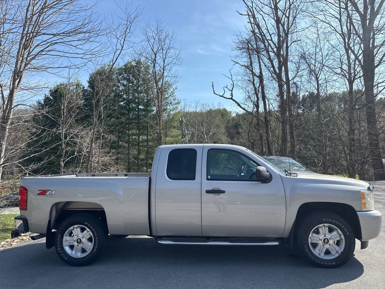 Used 2008 Chevrolet Silverado 1500 LT w/ Power Pack Plus AWD/4WD image 2