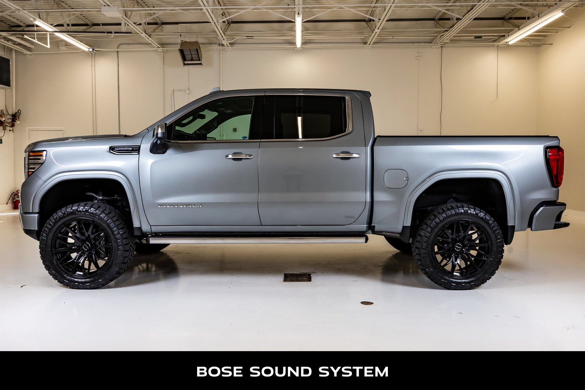Used 2025 GMC Sierra 1500 Denali Ultimate w/ LPO, Utility Wall Package AWD/4WD image 6