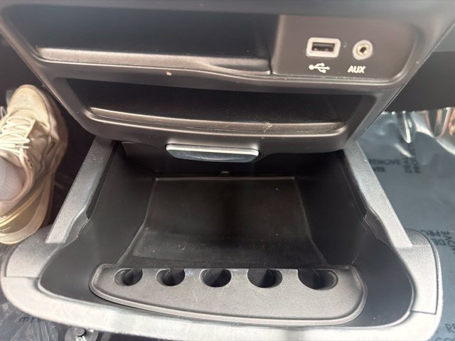 Used 2017 Chrysler Pacifica Limited FWD image 44