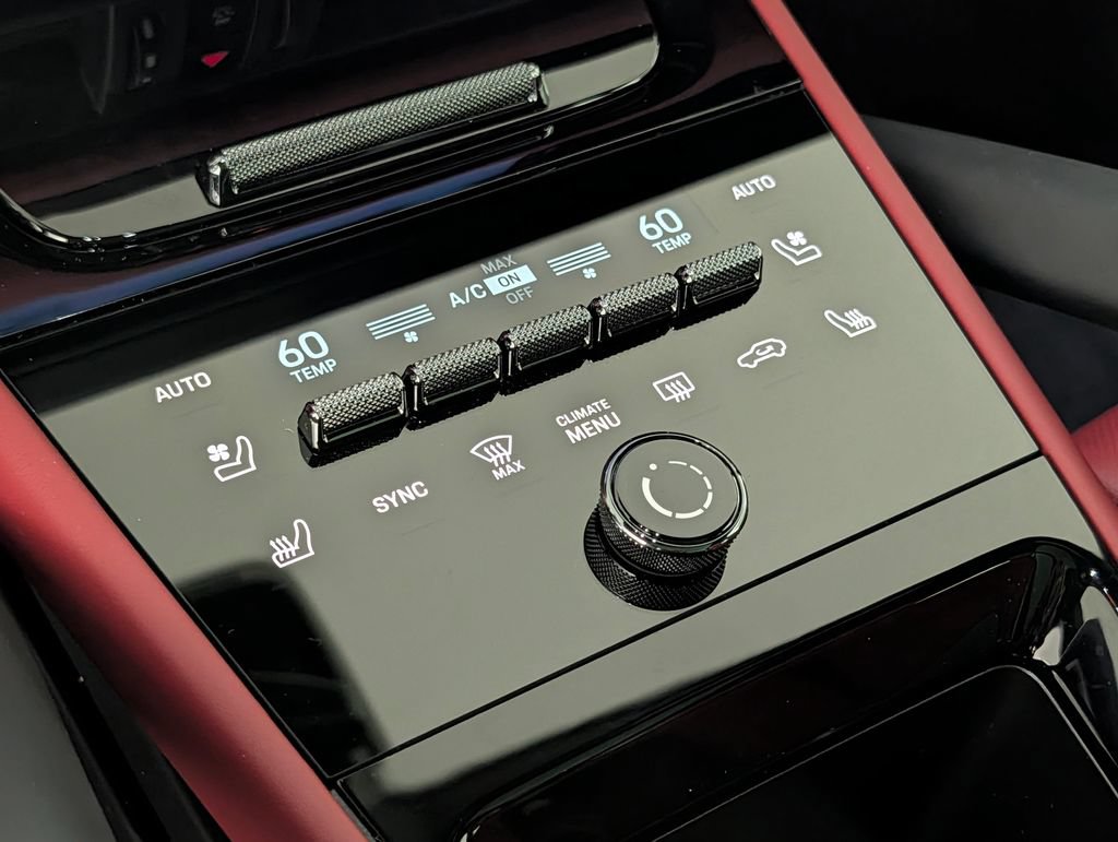 New 2026 Porsche Cayenne GTS AWD/4WD image 34