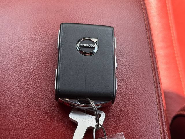 Used 2020 Volvo XC40 T4 Momentum FWD image 20