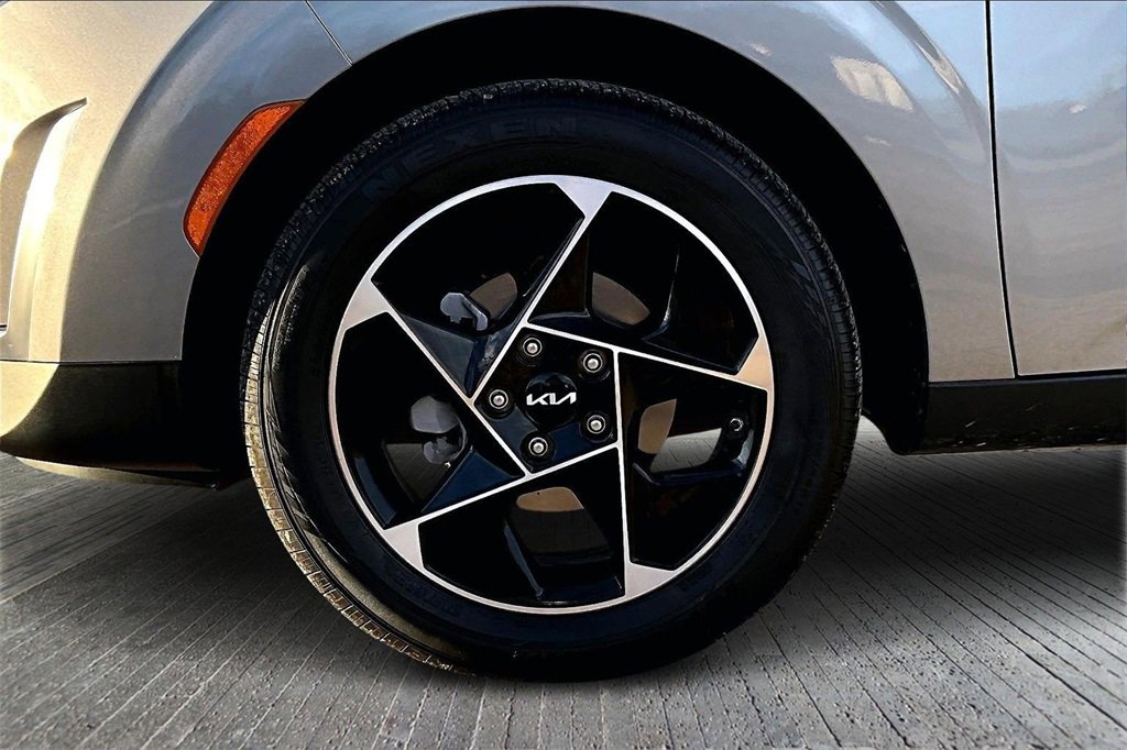 Certified 2025 Kia Soul EX image 8