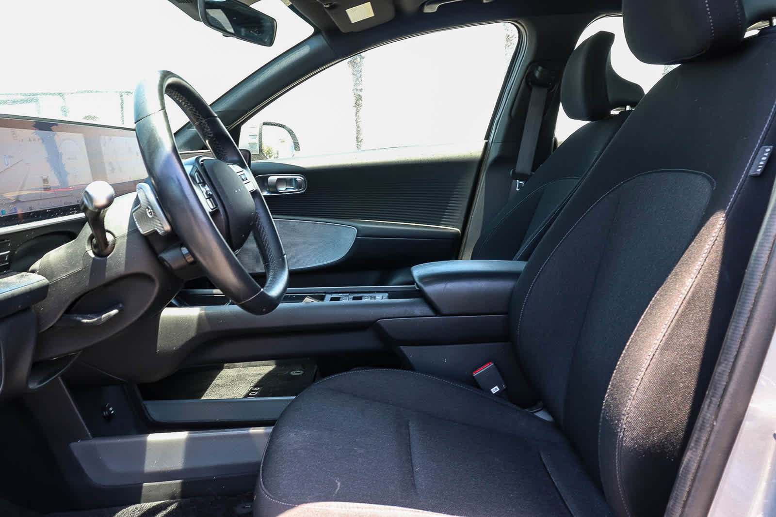 Used 2024 Hyundai Ioniq 6 SE RWD image 23
