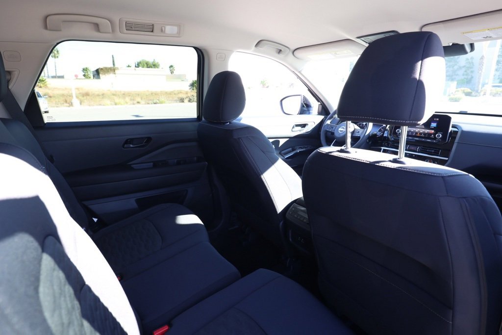 New 2025 Nissan Pathfinder SV w/ Cargo Package image 17