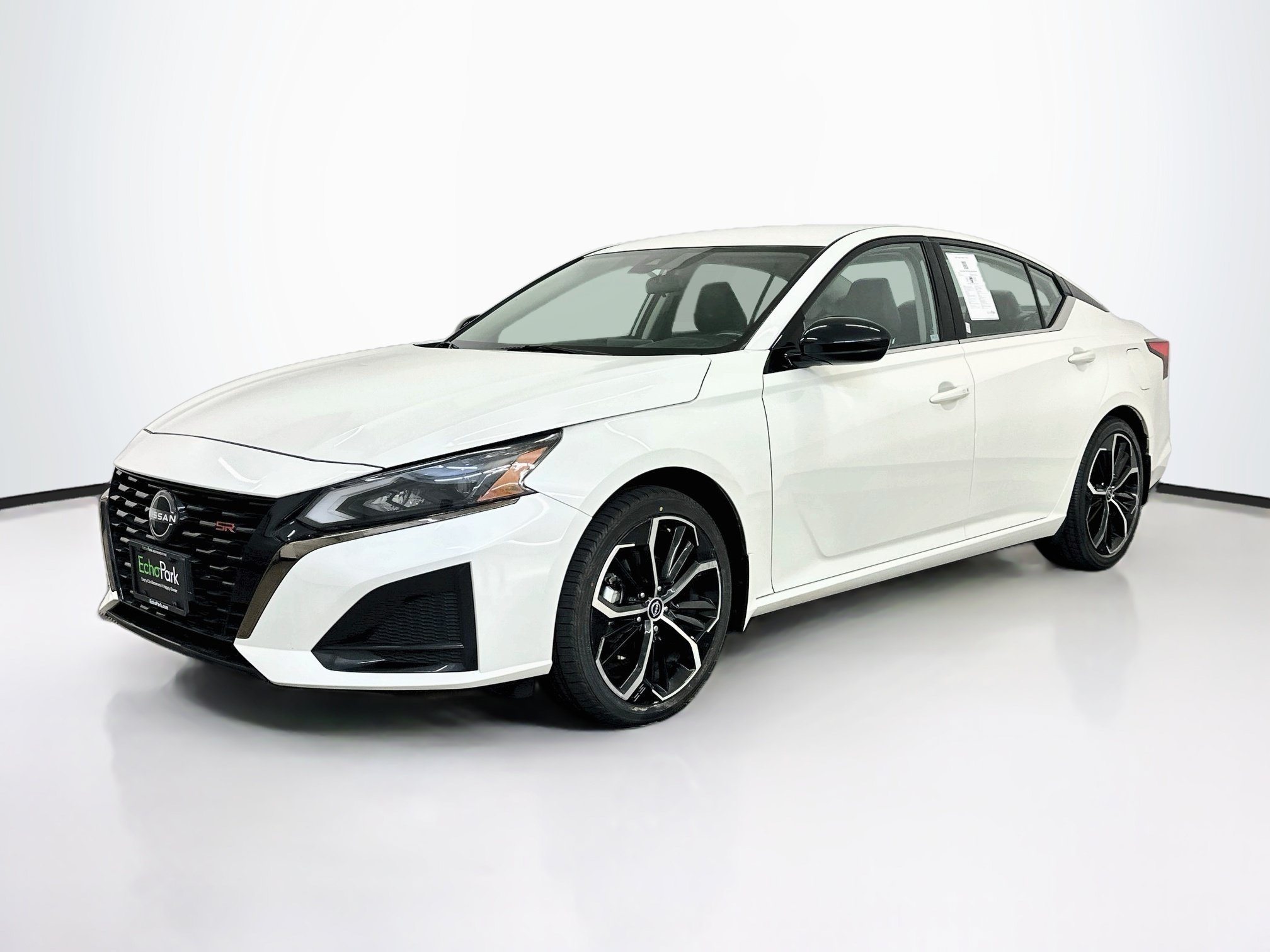 Used 2023 Nissan Altima 2.5 SR FWD image 3
