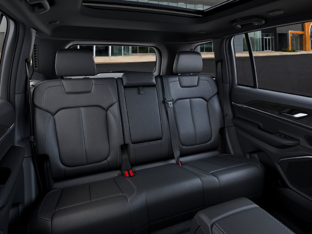 New 2027 Jeep Grand Cherokee Limited AWD/4WD image 15