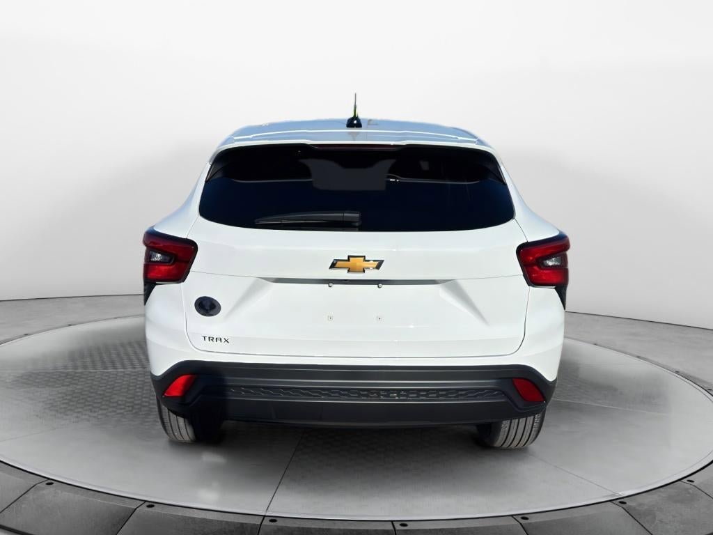 New 2026 Chevrolet Trax LS w/ LS Convenience Package FWD image 6