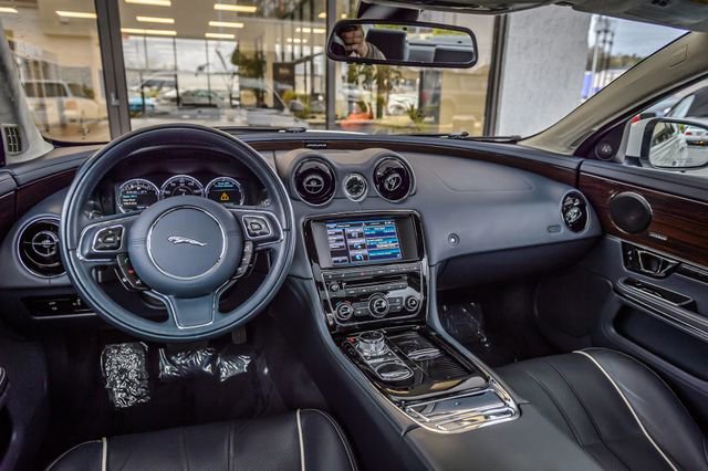 Used 2015 Jaguar XJ L Portfolio image 26