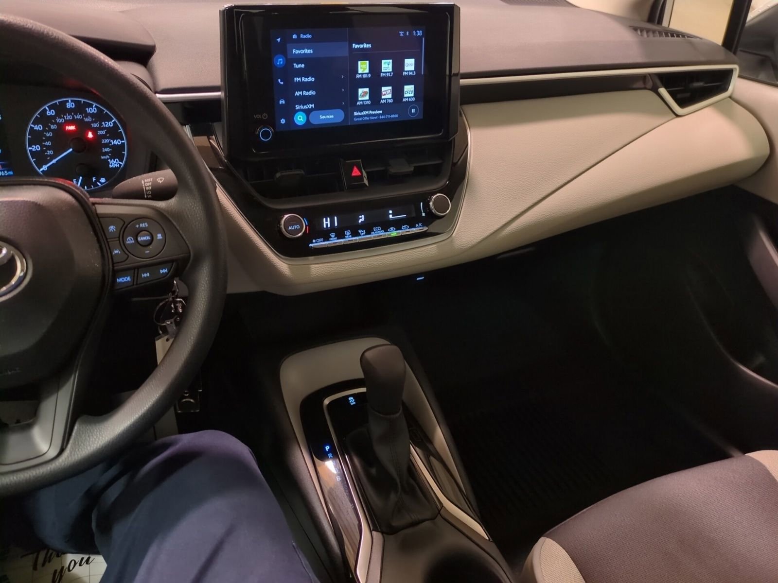 Used 2025 Toyota Corolla LE image 20