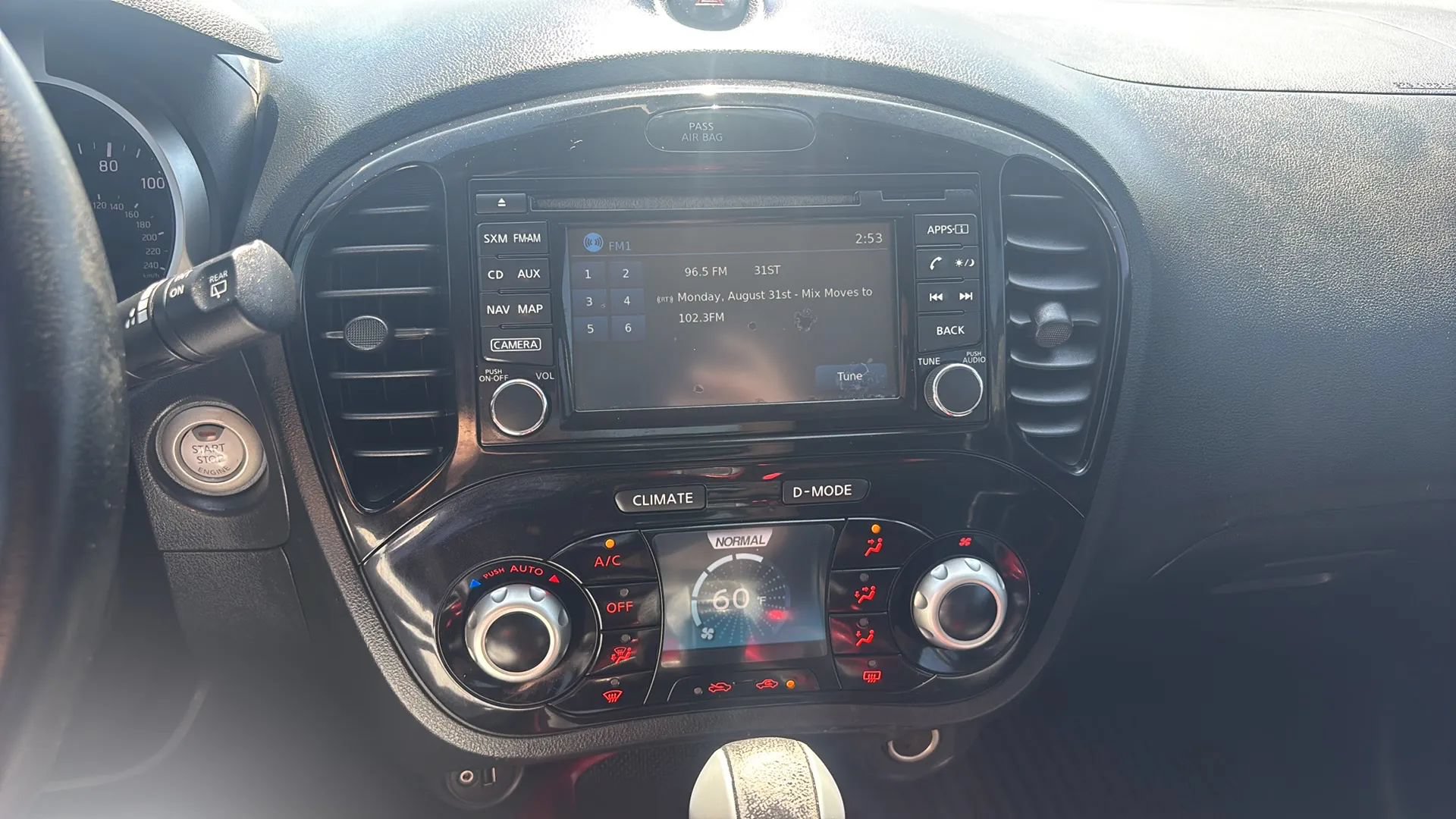 Used 2016 Nissan Juke SL AWD/4WD image 4