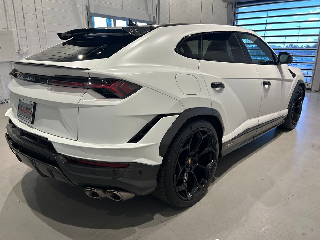 Used 2024 Lamborghini Urus Performante AWD/4WD image 7