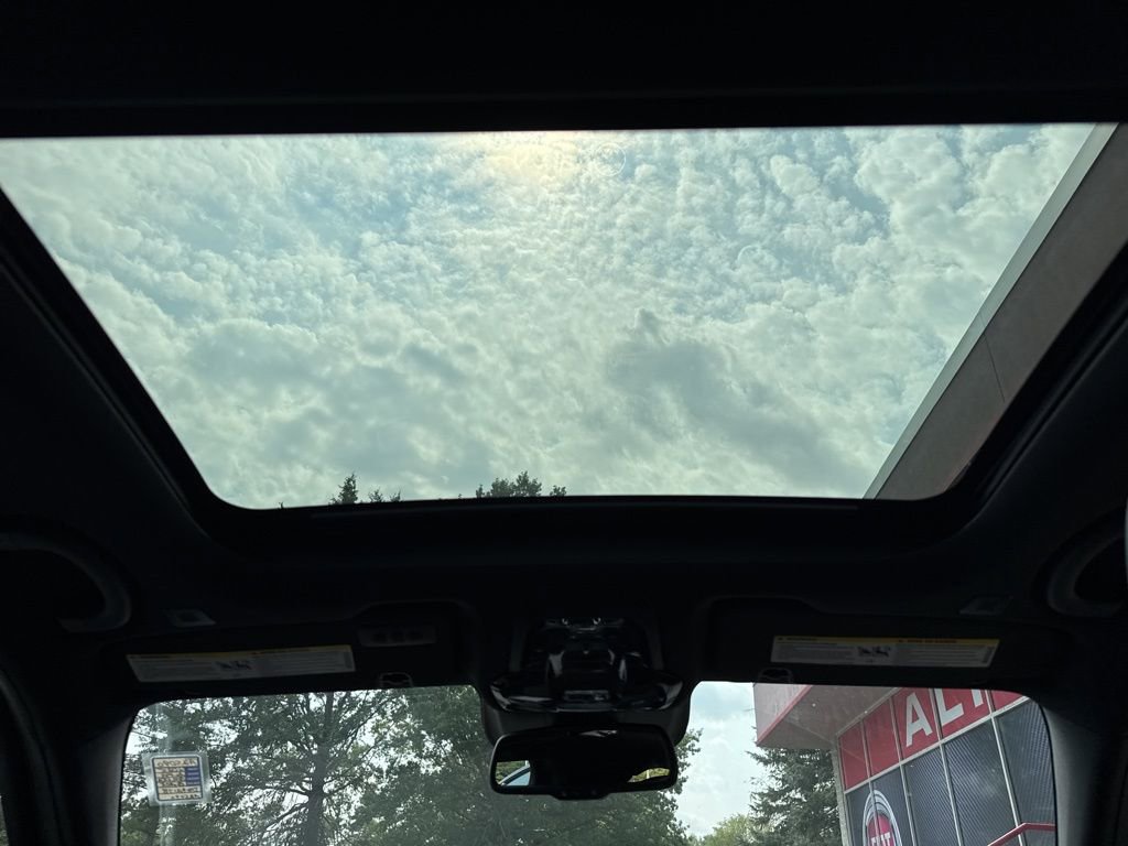 New 2025 Alfa Romeo Giulia AWD w/ Driving Assist Package image 18