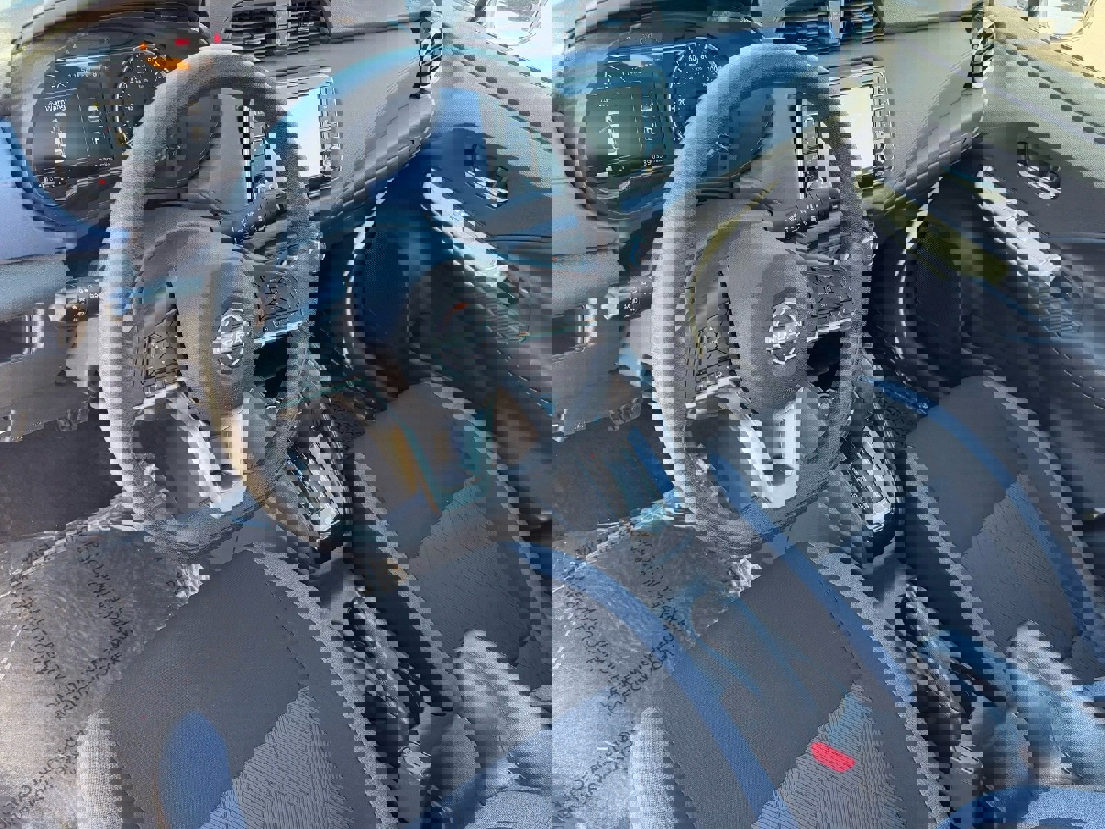 Used 2025 Nissan Versa SV image 16