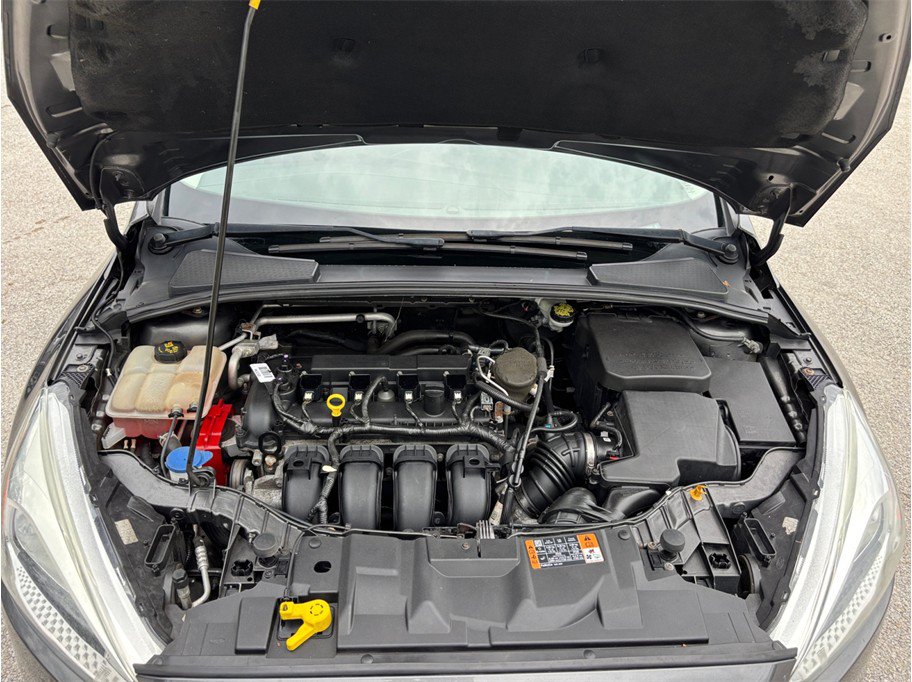 Used 2015 Ford Focus SE w/ SE Sport Package FWD image 32