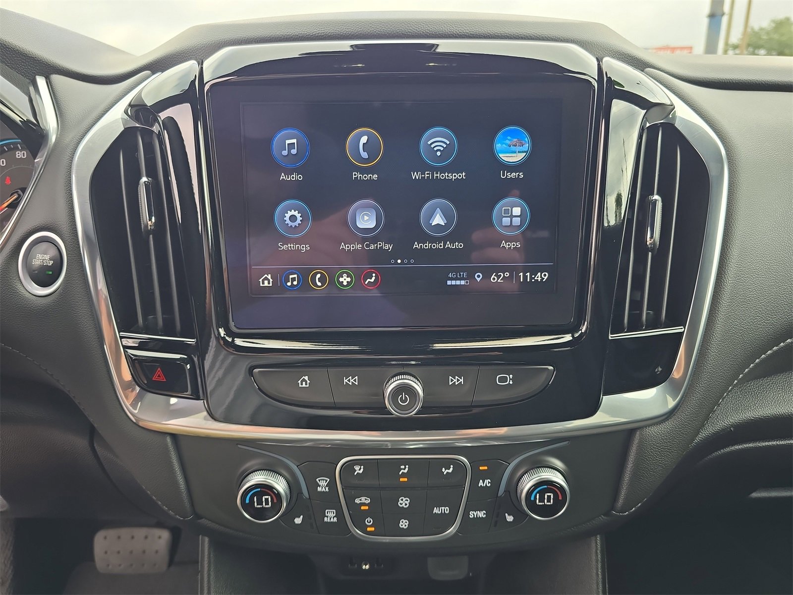 Used 2023 Chevrolet Traverse LT w/ Rear Camera Mirror Package image 17